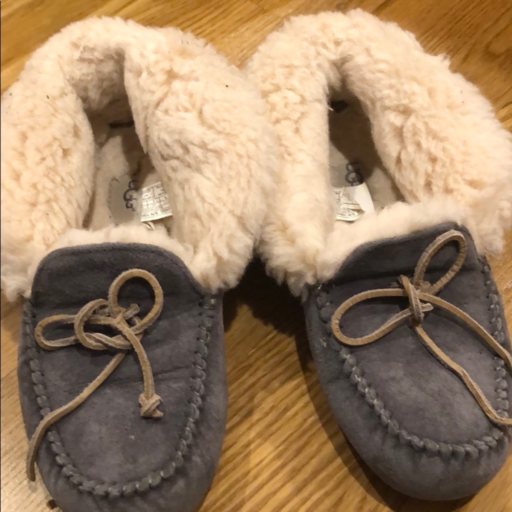Ugg Slippers - image 5